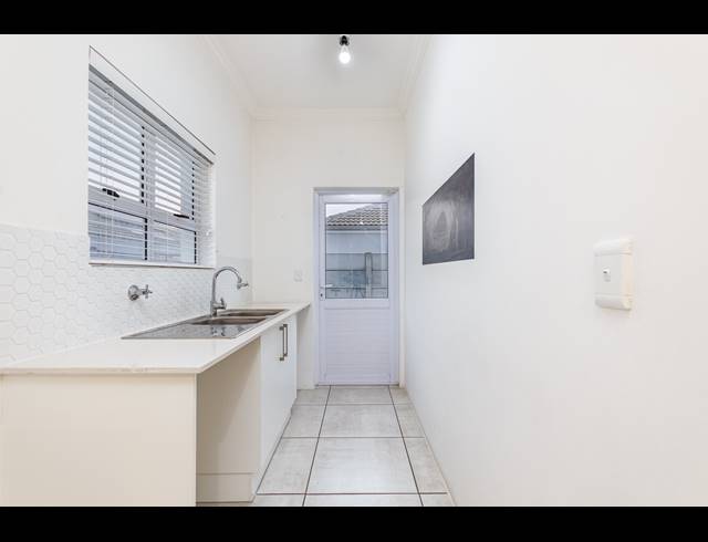 3 BEDROOM FREESTANDING FOR SALE IN SUNNINGDALE